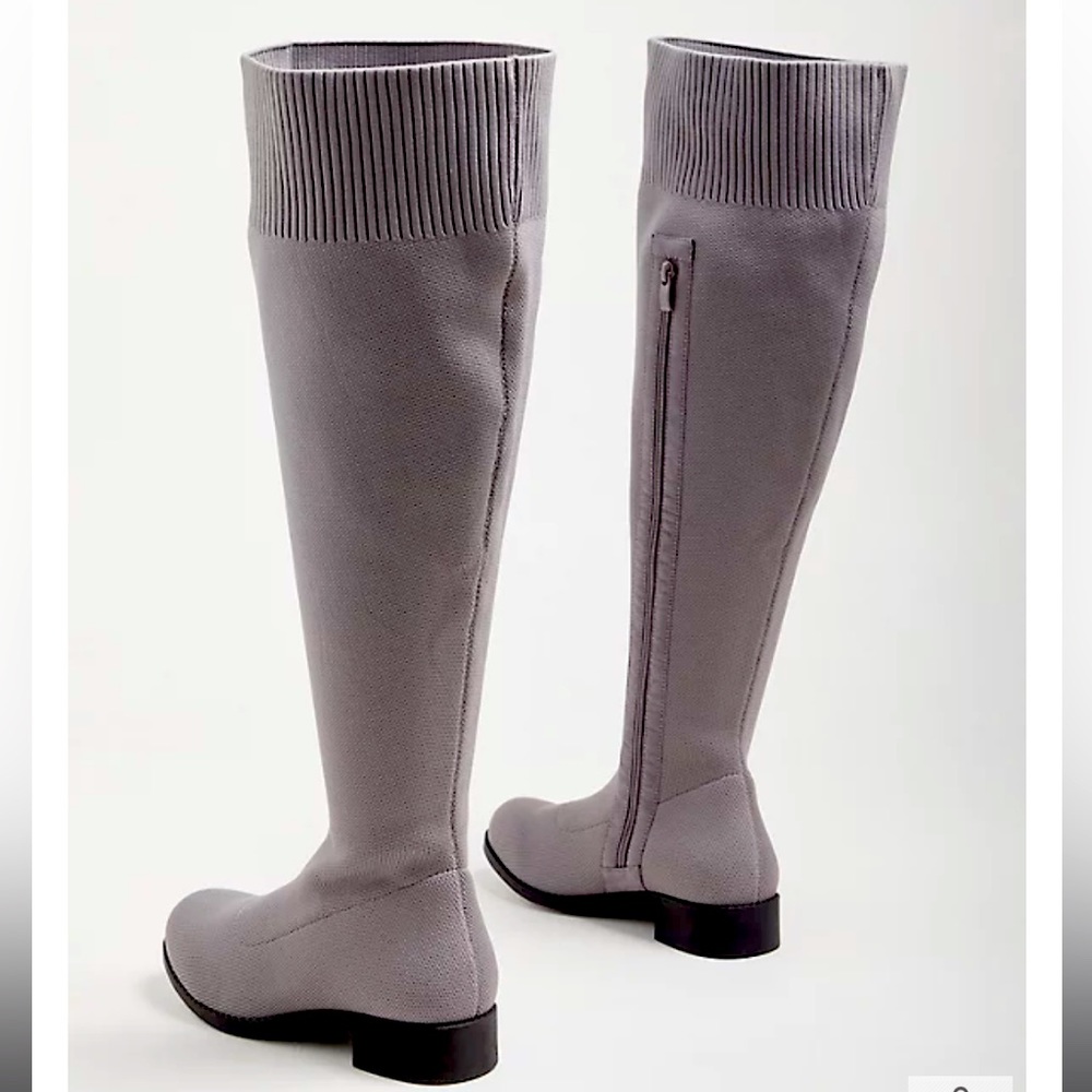 Brand new gray knit boots